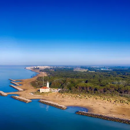 Apartmán Bright Flat With A Large Balcony