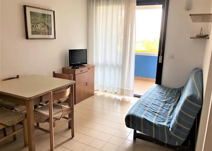 Bright Flat With A Large Balcony Διαμέρισμα *